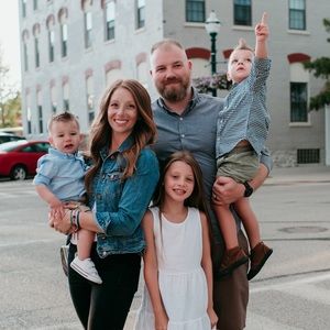 Meet your Posher, Hillary